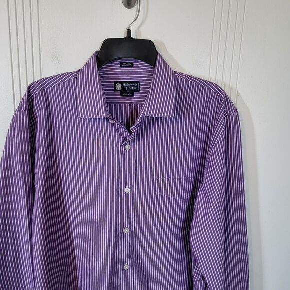 J.Crew Haberdashery Men's Button Down Shirt. - Picture 6 of 7